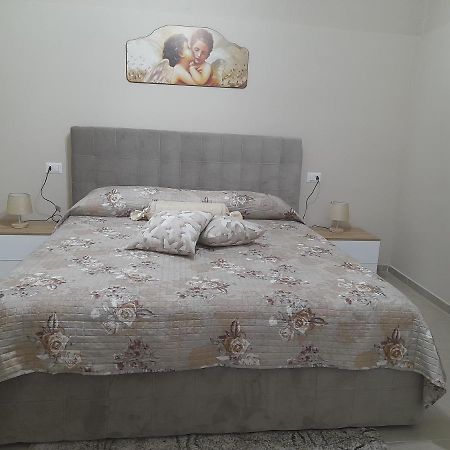 Casa Del Sole Apartment บาร์เลตตา ภายนอก รูปภาพ